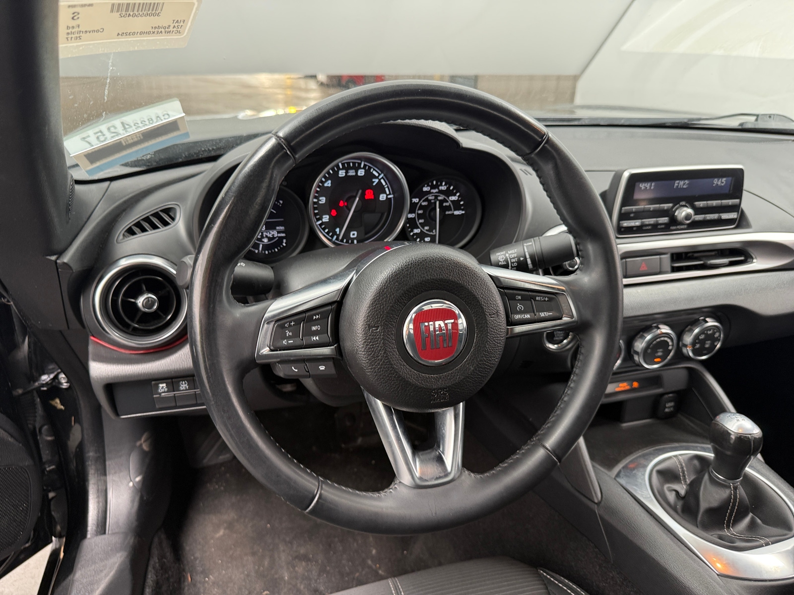 Thumbnail: 2017 Fiat 124 Spider - 4
