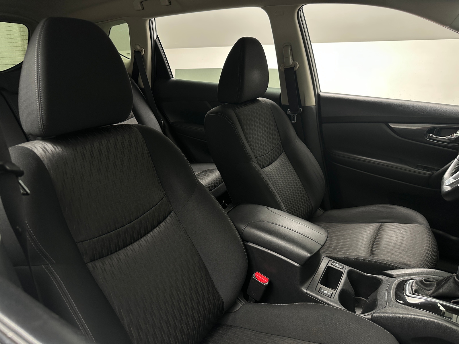 Thumbnail: 2017 Nissan Rogue - 2