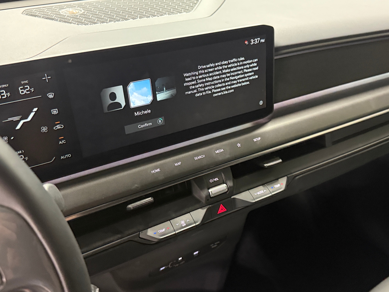 Thumbnail: 2024 Kia EV9 - 3
