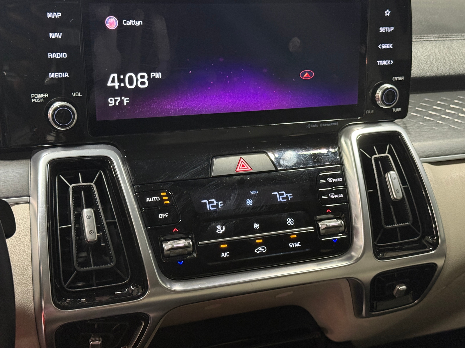 Thumbnail: 2021 Kia Sorento - 3