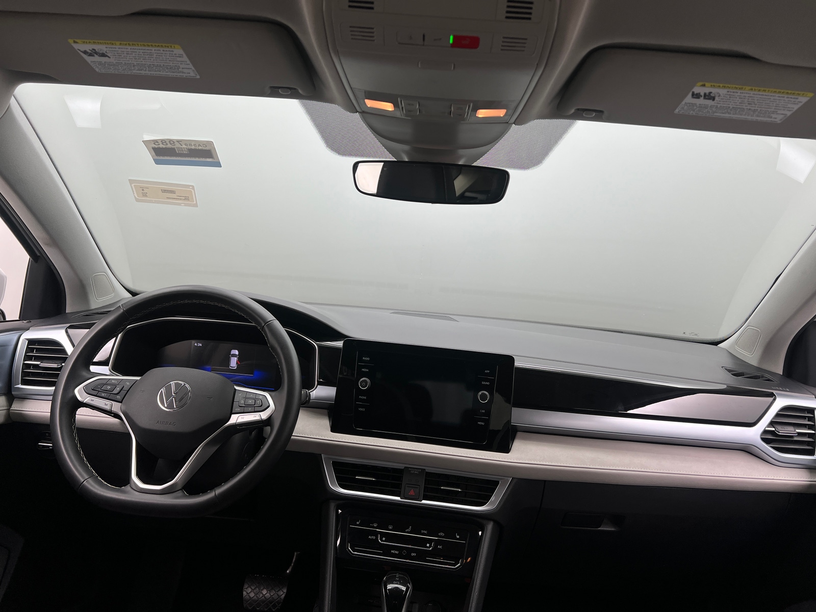 Thumbnail: 2025 Volkswagen Taos - 3