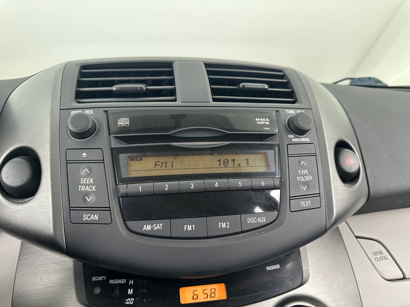 Thumbnail: 2011 Toyota RAV4 - 4