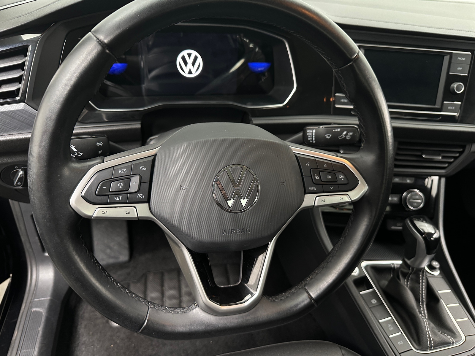 Thumbnail: 2023 Volkswagen Jetta - 4