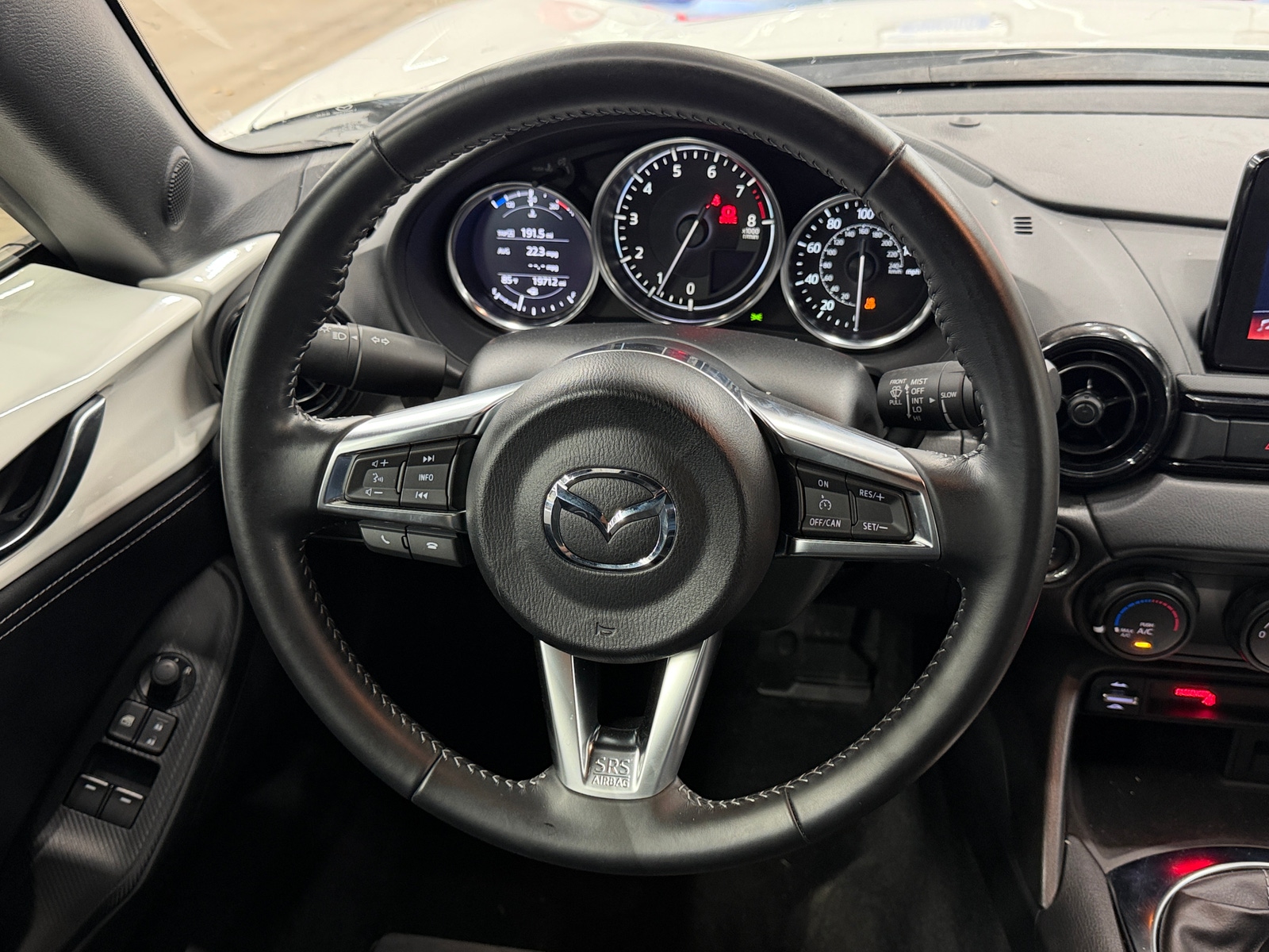 Thumbnail: 2020 Mazda MX-5 Miata - 5