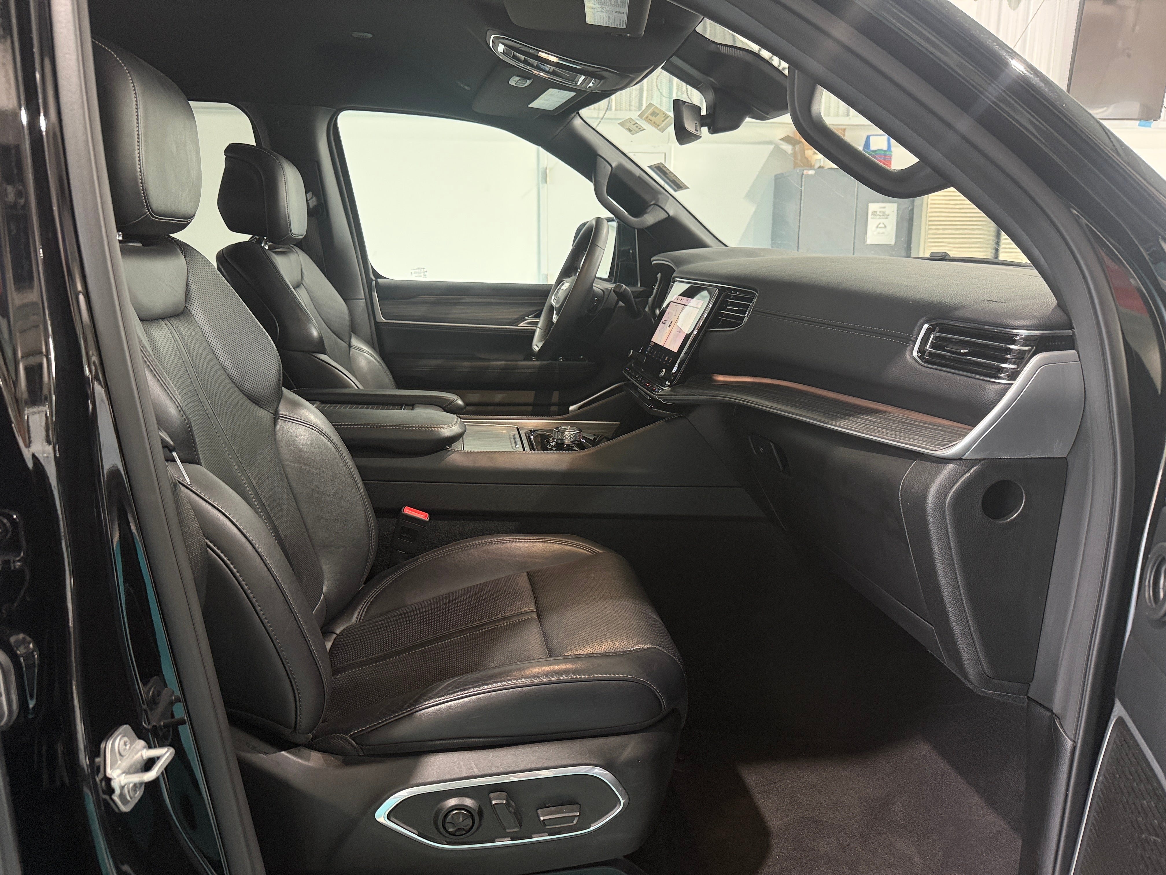 2024 Jeep Wagoneer L