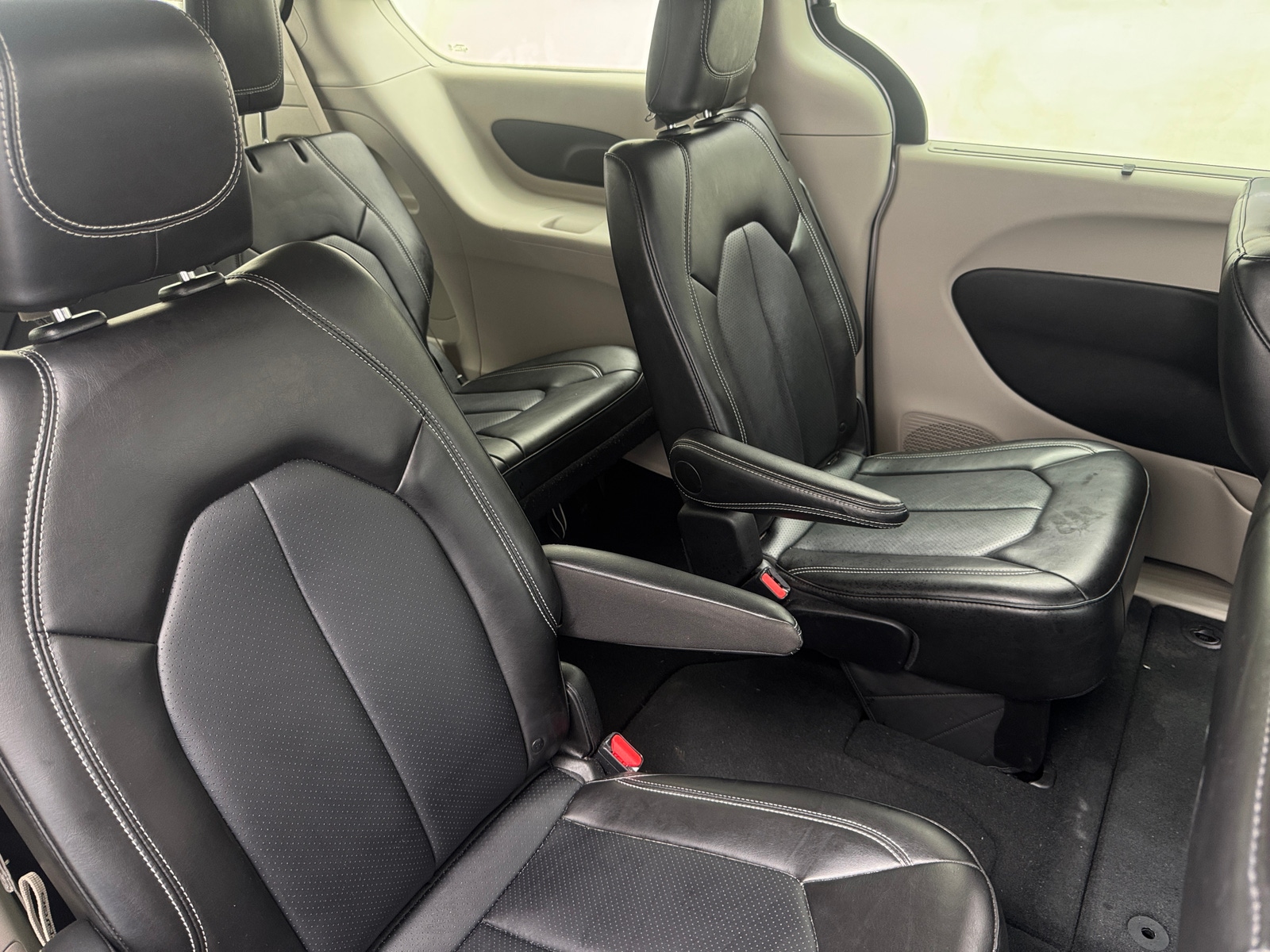 Thumbnail: 2024 Chrysler Pacifica - 5