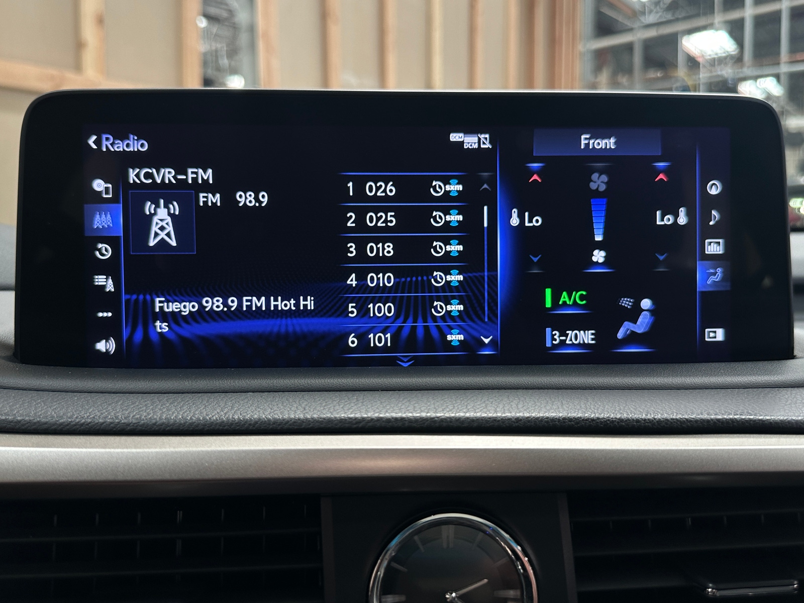 Thumbnail: 2020 Lexus RX - 4