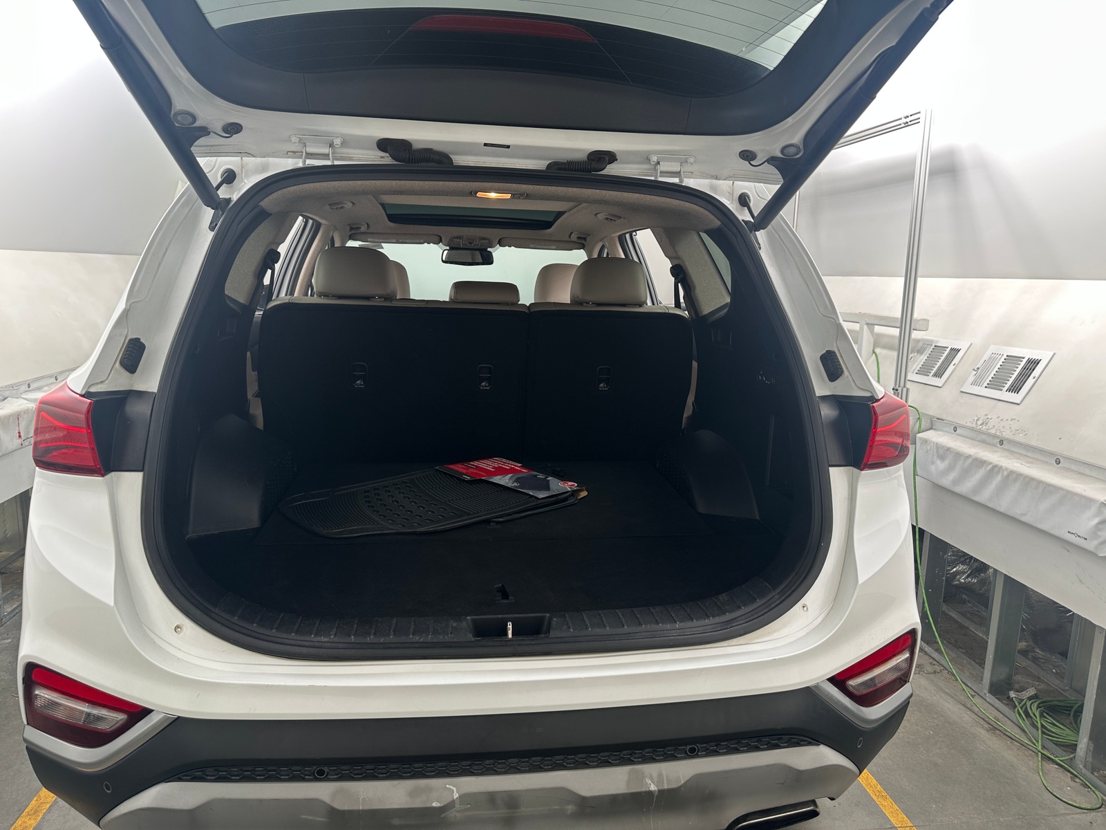 Thumbnail: 2019 Hyundai Santa Fe - 6