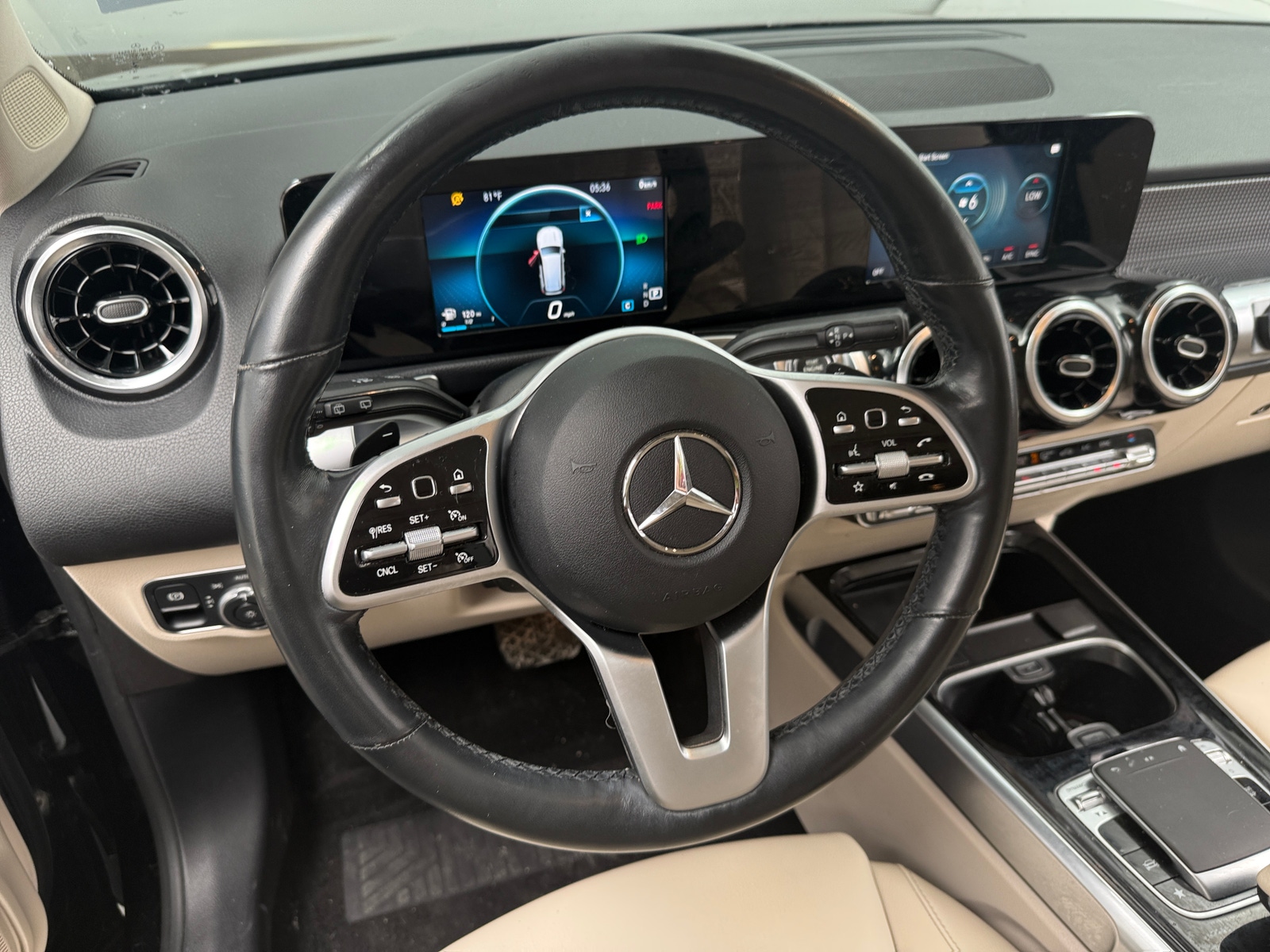 Thumbnail: 2020 Mercedes-Benz GLB - 4