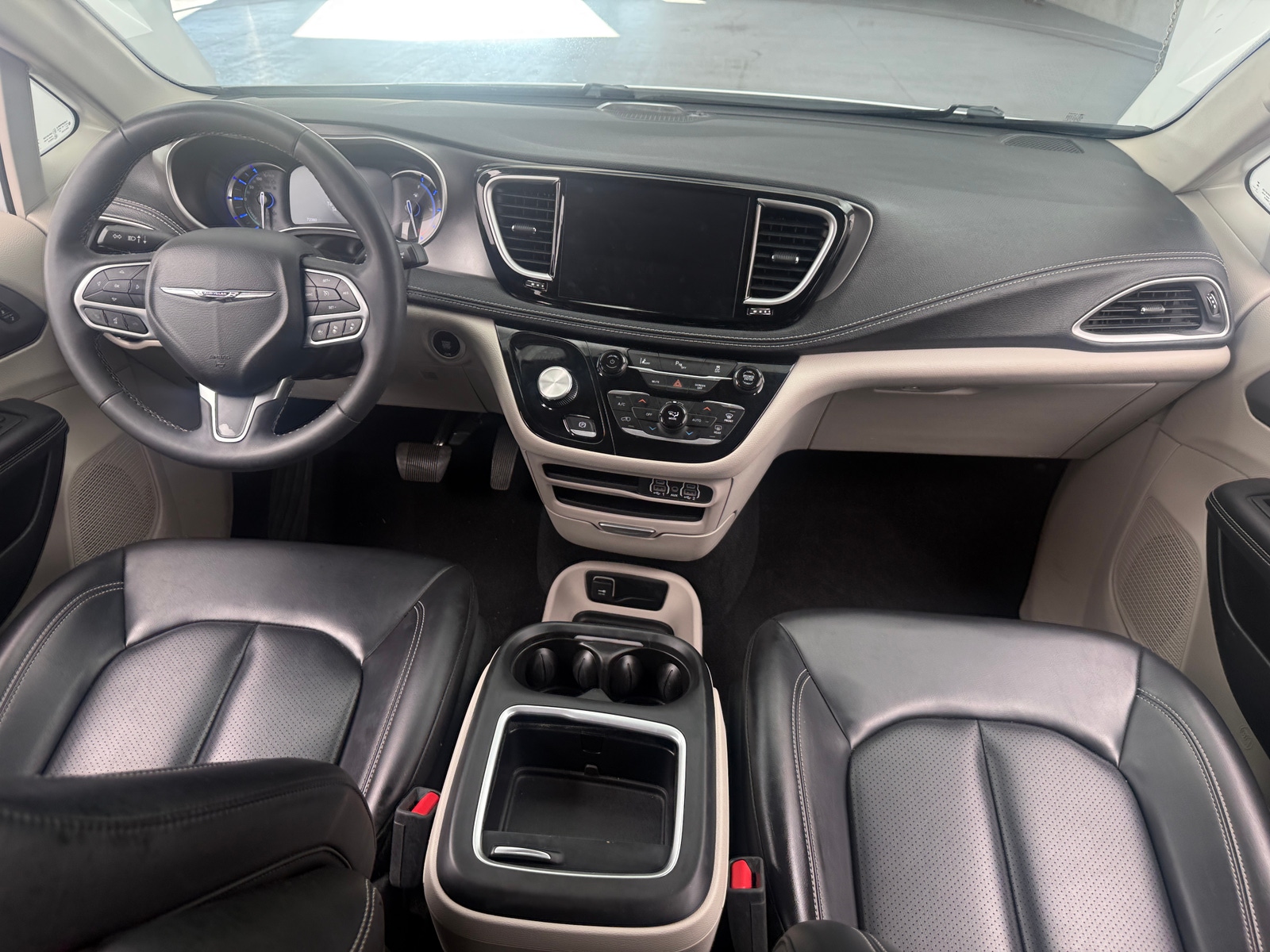 Thumbnail: 2023 Chrysler Pacifica - 2