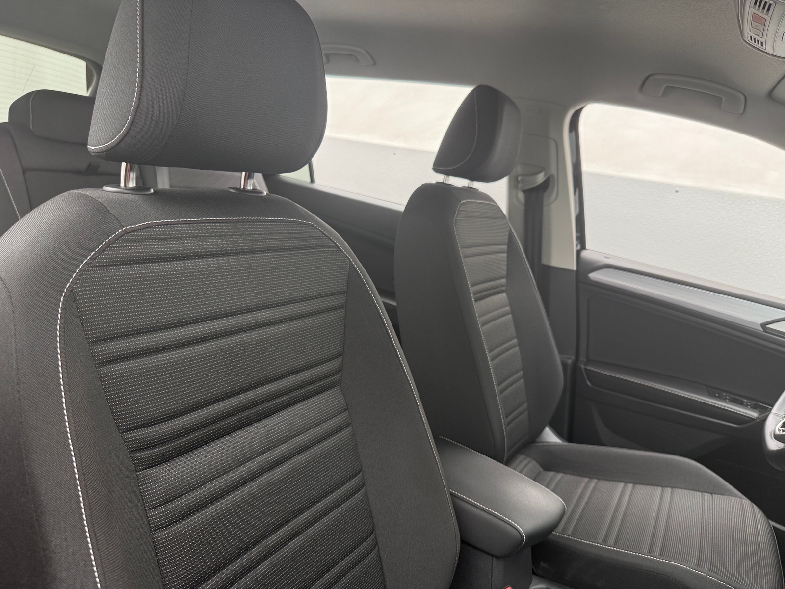 Thumbnail: 2024 Volkswagen Tiguan - 2