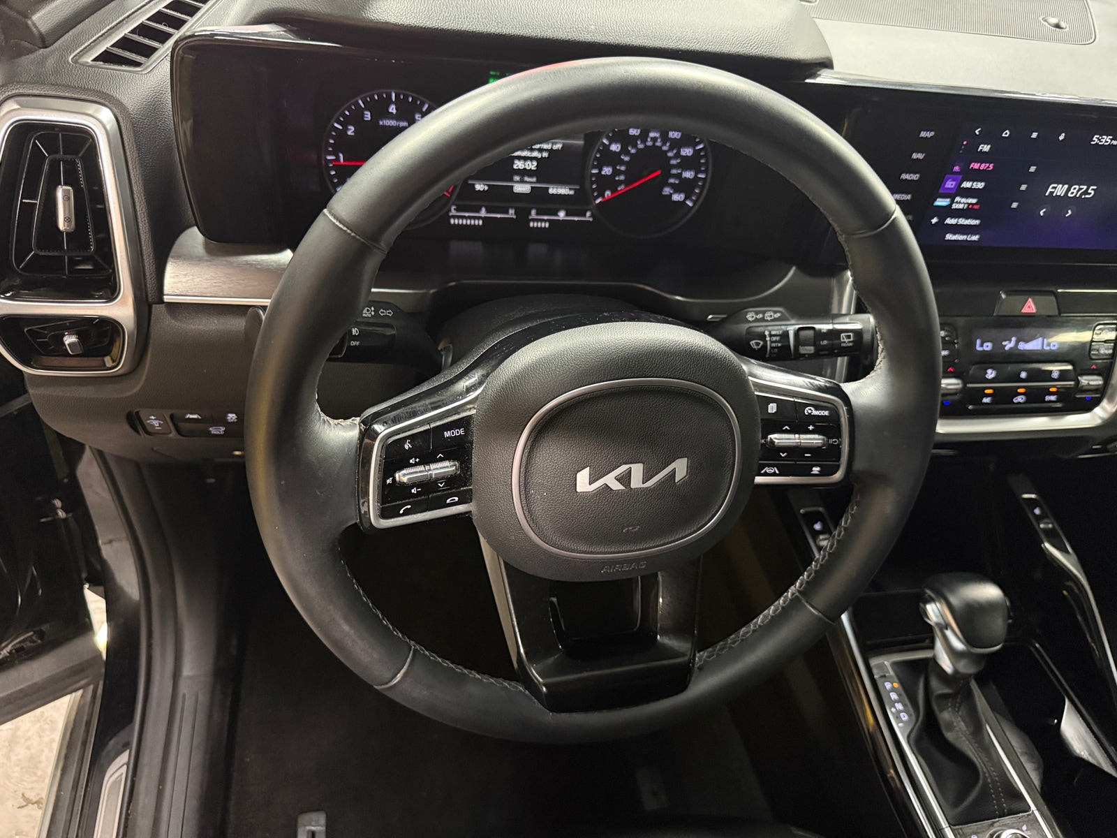 Thumbnail: 2022 Kia Sorento - 4