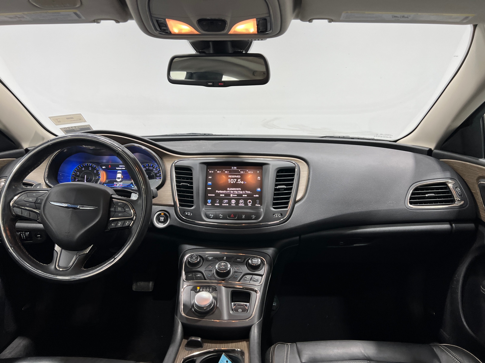 Thumbnail: 2015 Chrysler 200 - 2