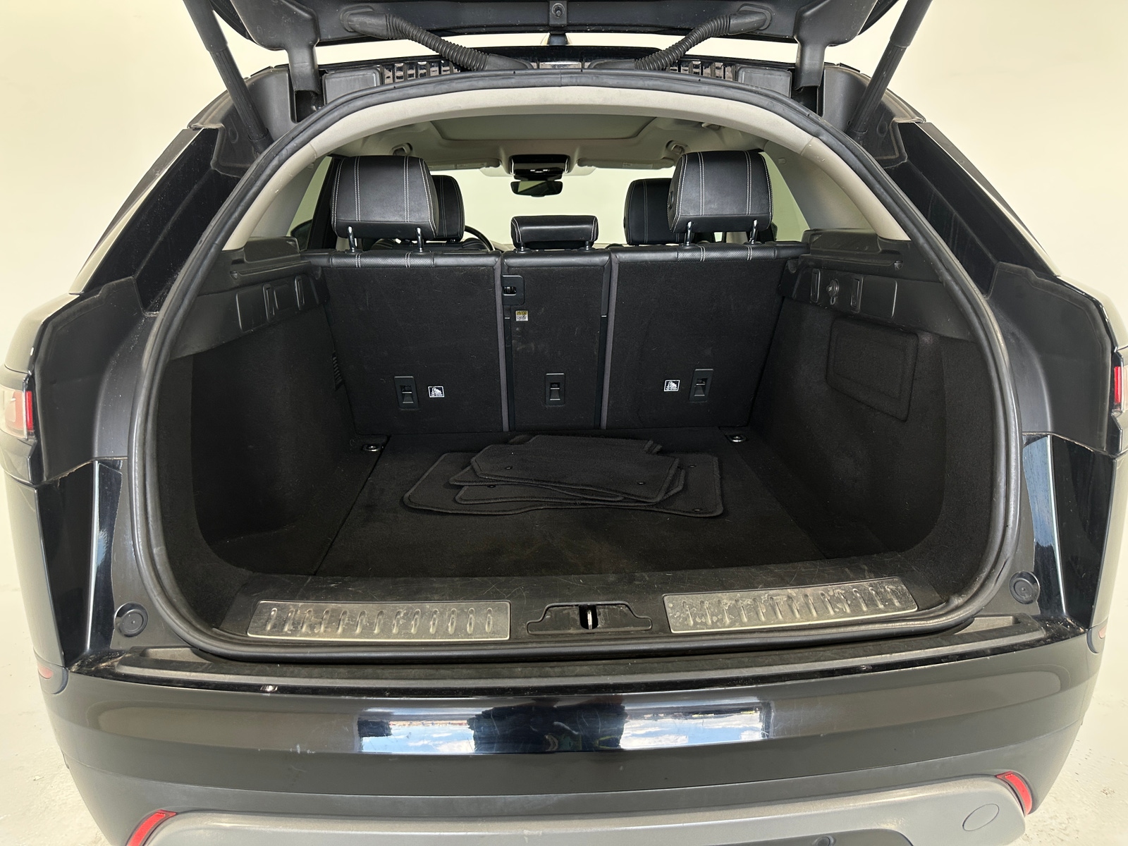 Thumbnail: 2019 Land Rover Range Rover Velar - 7