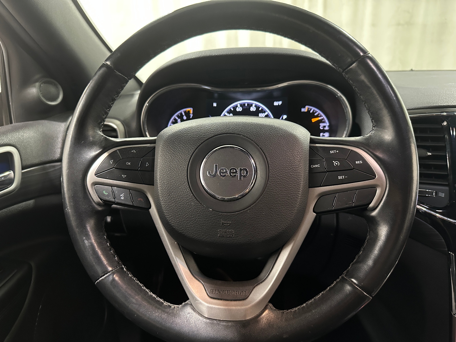 Thumbnail: 2020 Jeep Grand Cherokee - 4