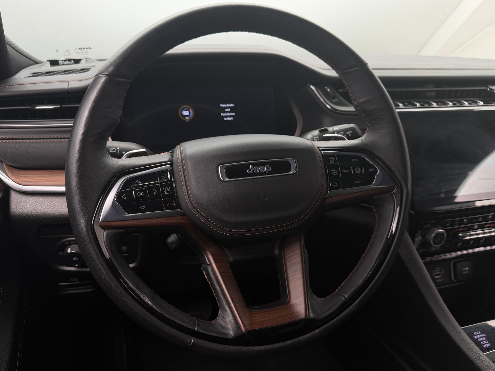 Thumbnail: 2025 Jeep Grand Cherokee L - 4