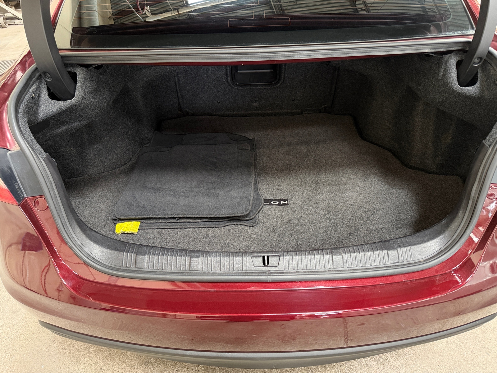 Thumbnail: 2013 Toyota Avalon - 6