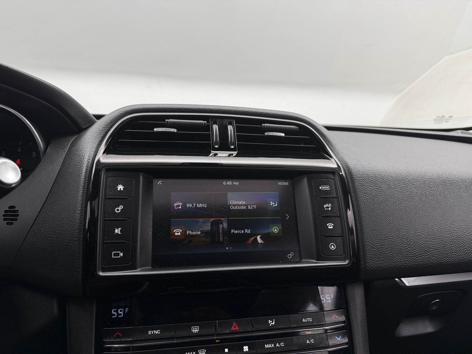 Thumbnail: 2018 Jaguar F-Pace - 3