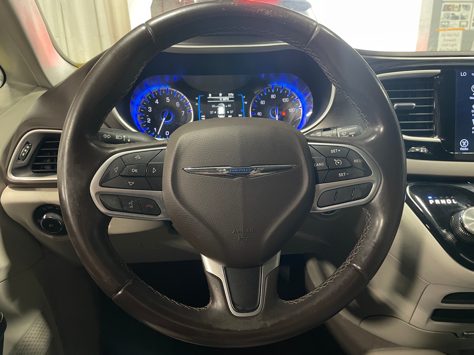 Thumbnail: 2017 Chrysler Pacifica - 4