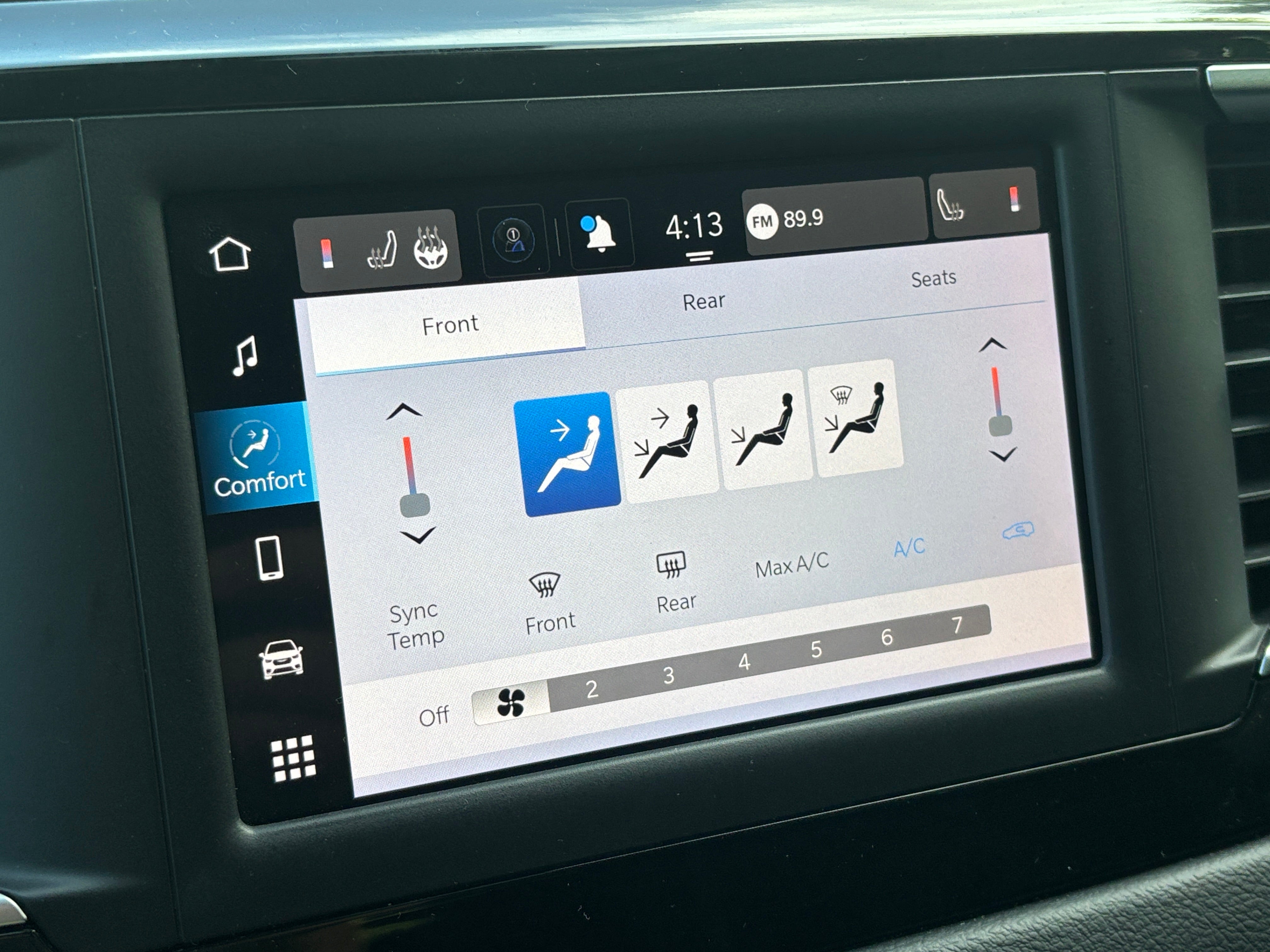 2023 Chrysler Voyager