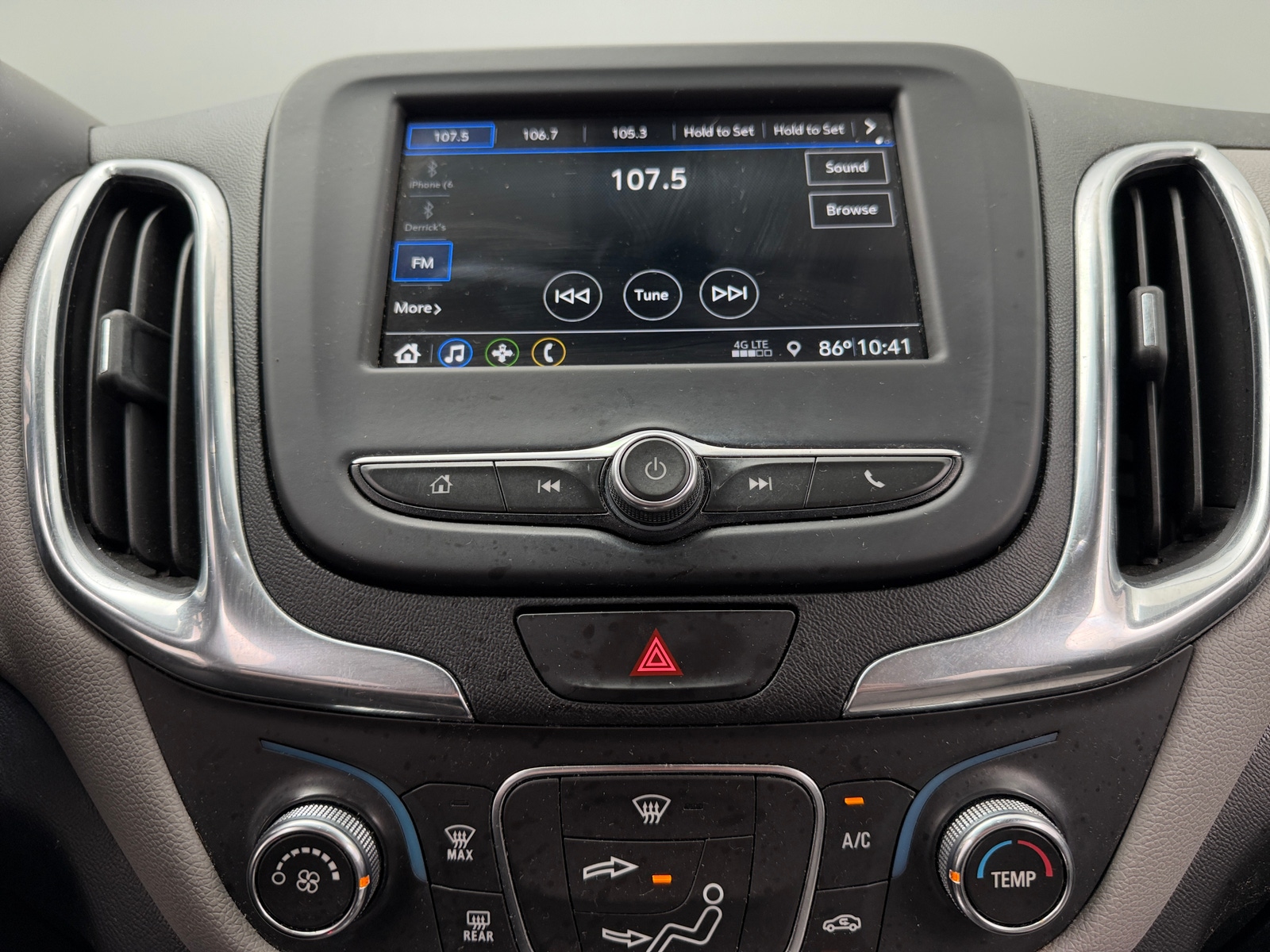 Thumbnail: 2019 Chevrolet Equinox - 4
