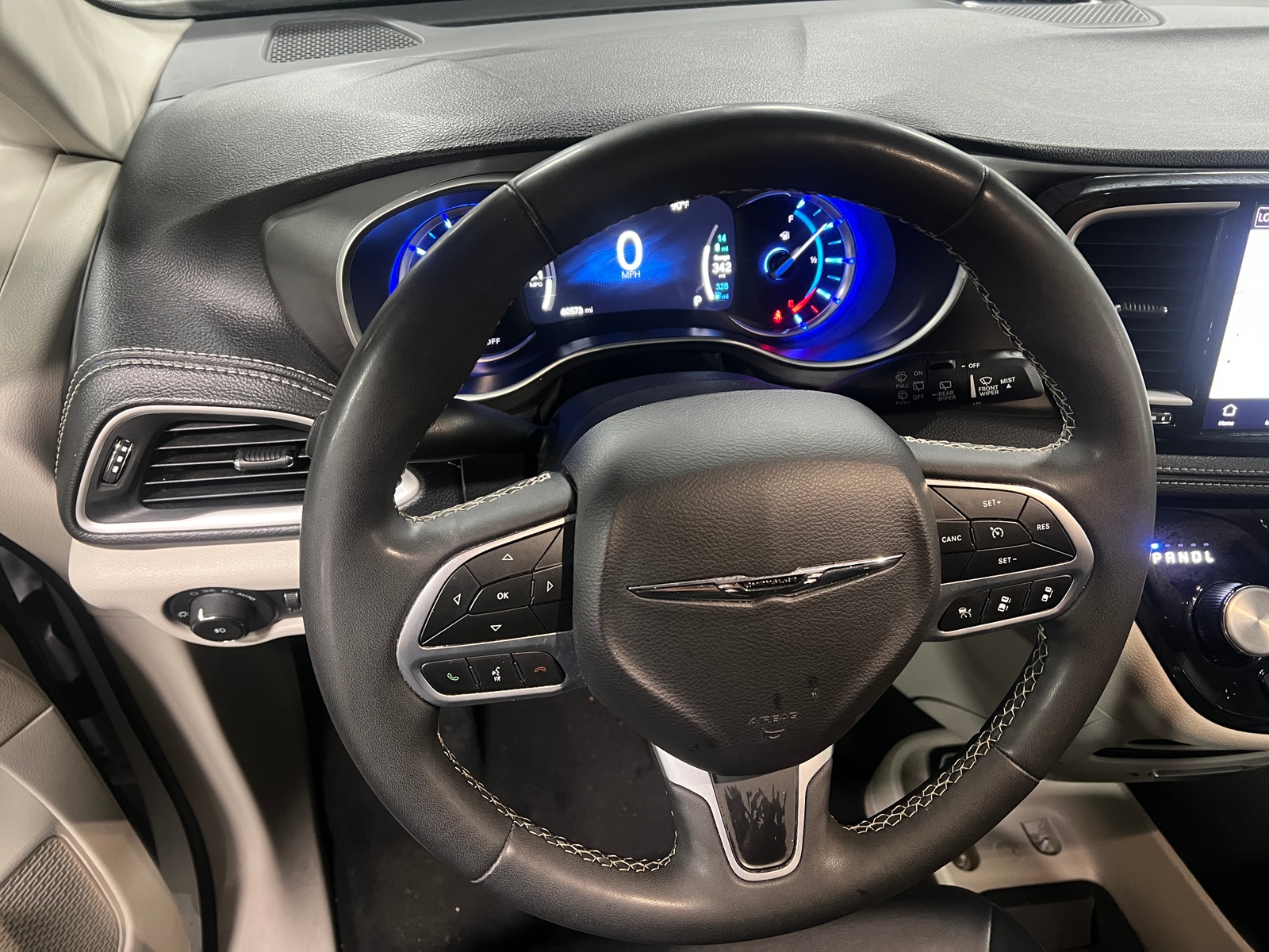 Thumbnail: 2024 Chrysler Pacifica - 4