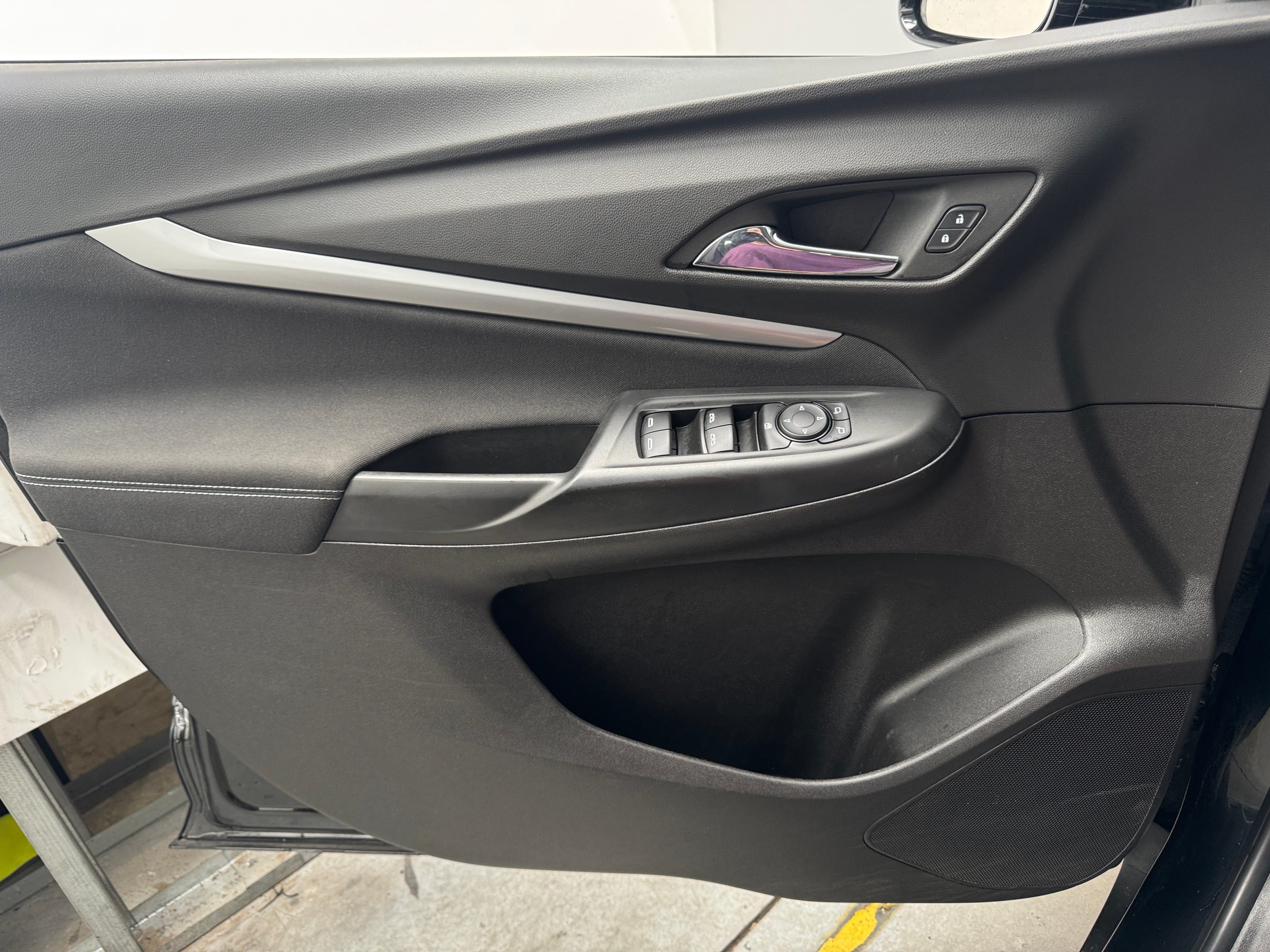 Used 2023 Chevrolet Bolt EUV LT with VIN 1G1FY6S08P4138464 for sale in Auburn, WA