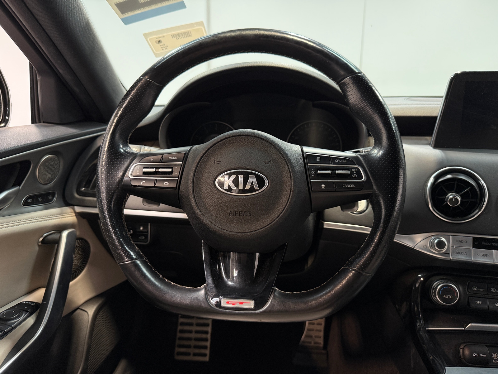 Thumbnail: 2018 Kia Stinger - 4