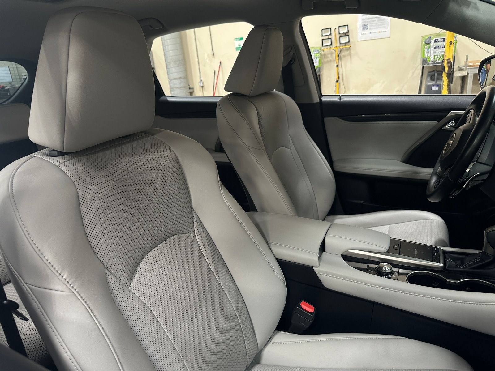 Thumbnail: 2020 Lexus RX - 2