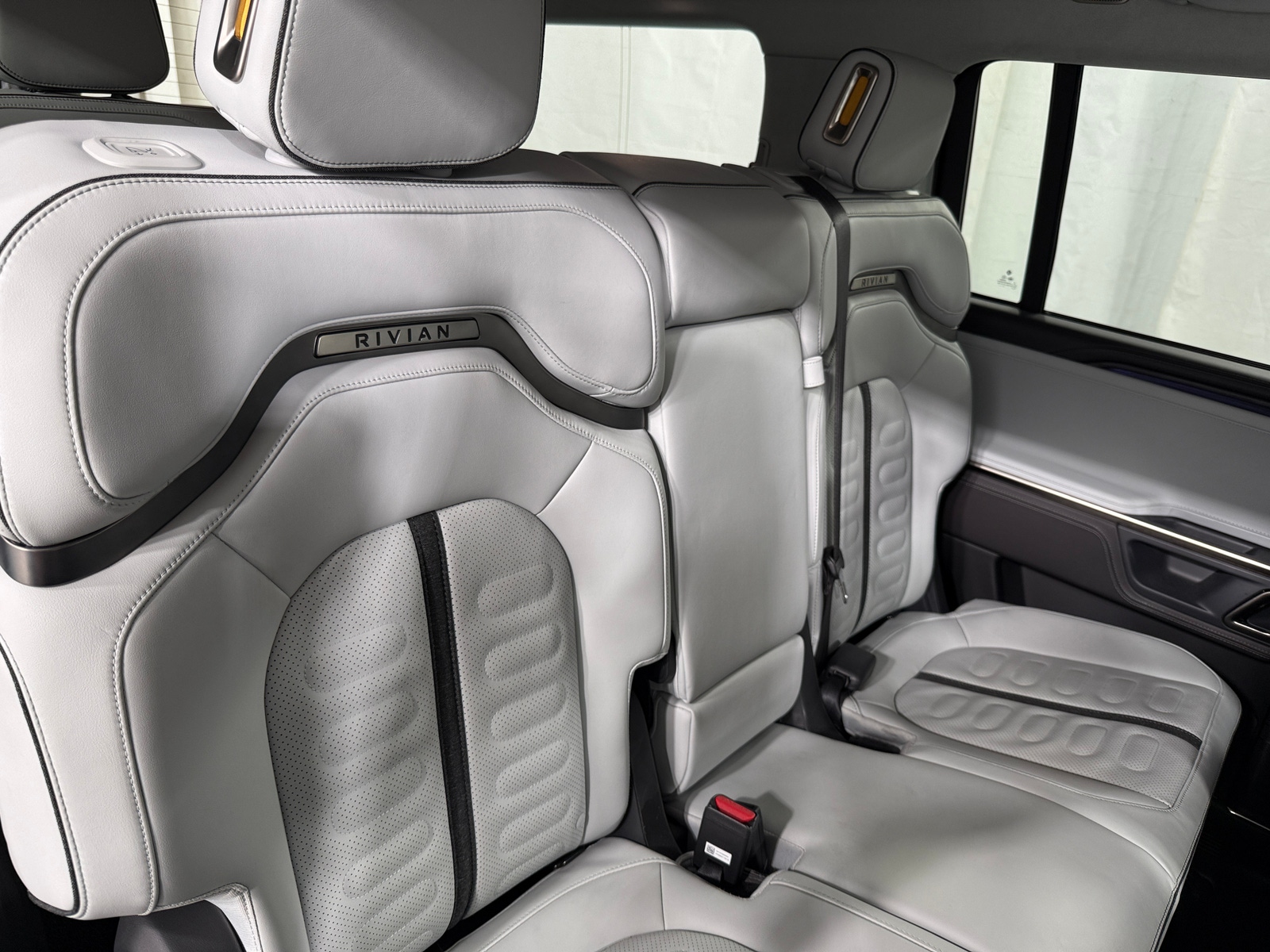 Thumbnail: 2023 Rivian R1S - 5