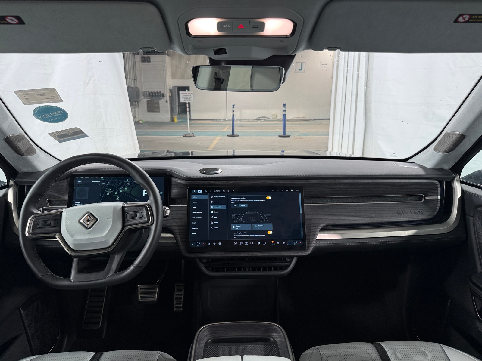 Thumbnail: 2023 Rivian R1S - 2