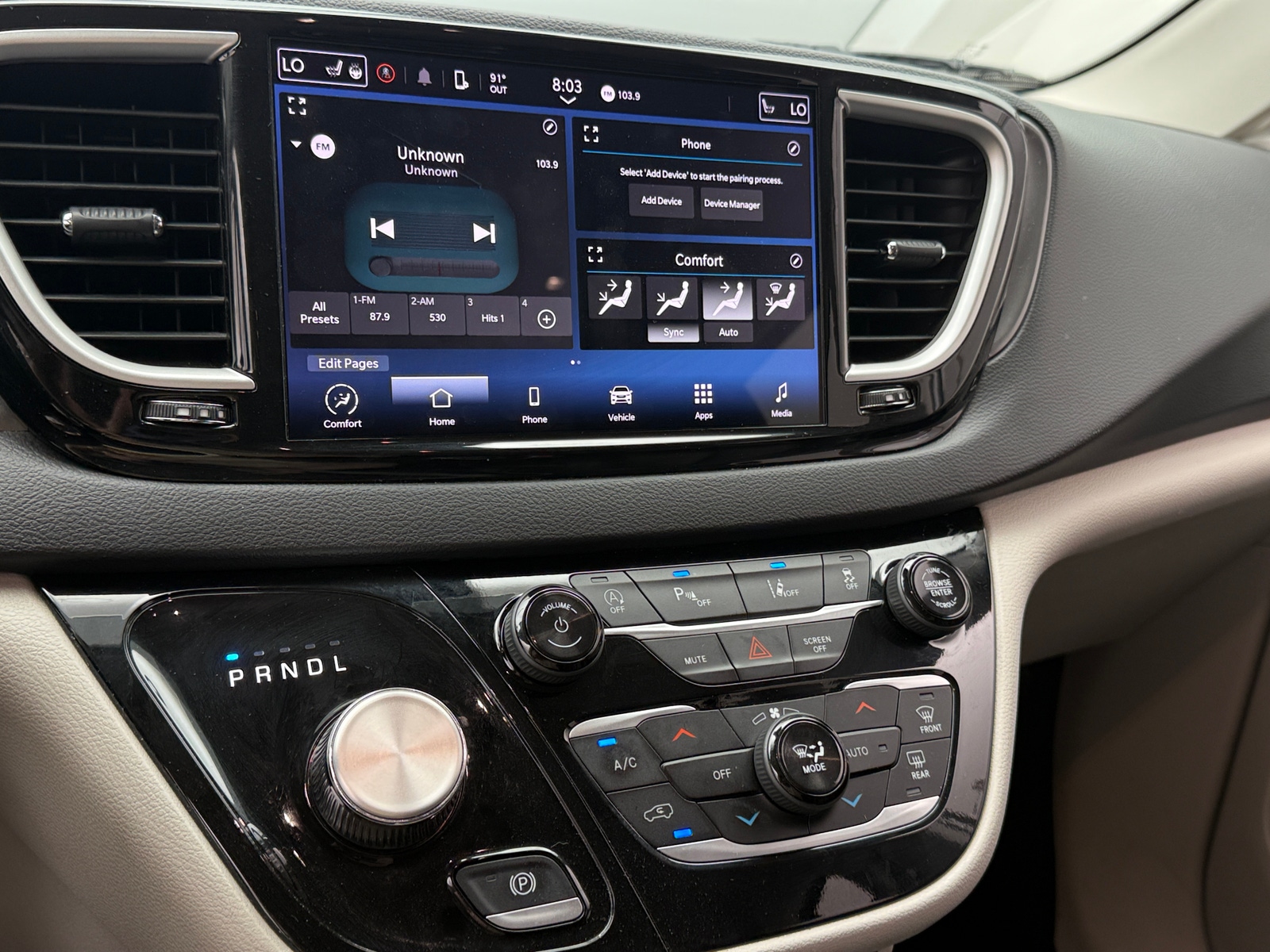 Thumbnail: 2024 Chrysler Pacifica - 3