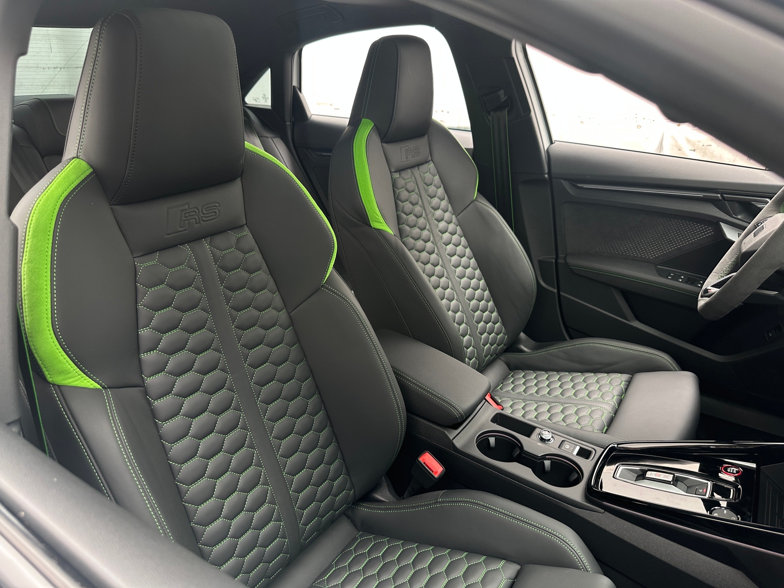 Thumbnail: 2026 Audi RS 3 - 2