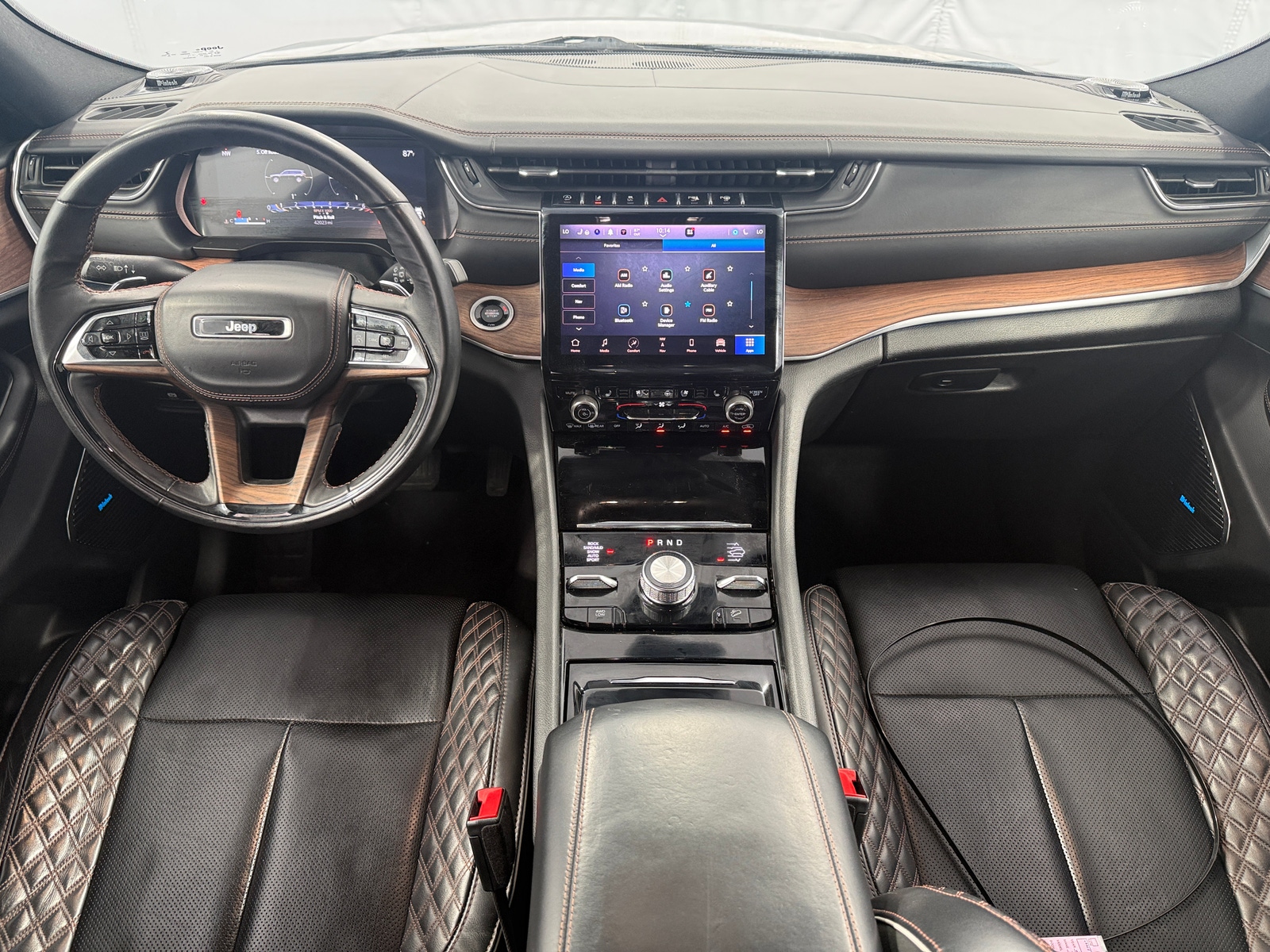 Thumbnail: 2023 Jeep Grand Cherokee L - 2