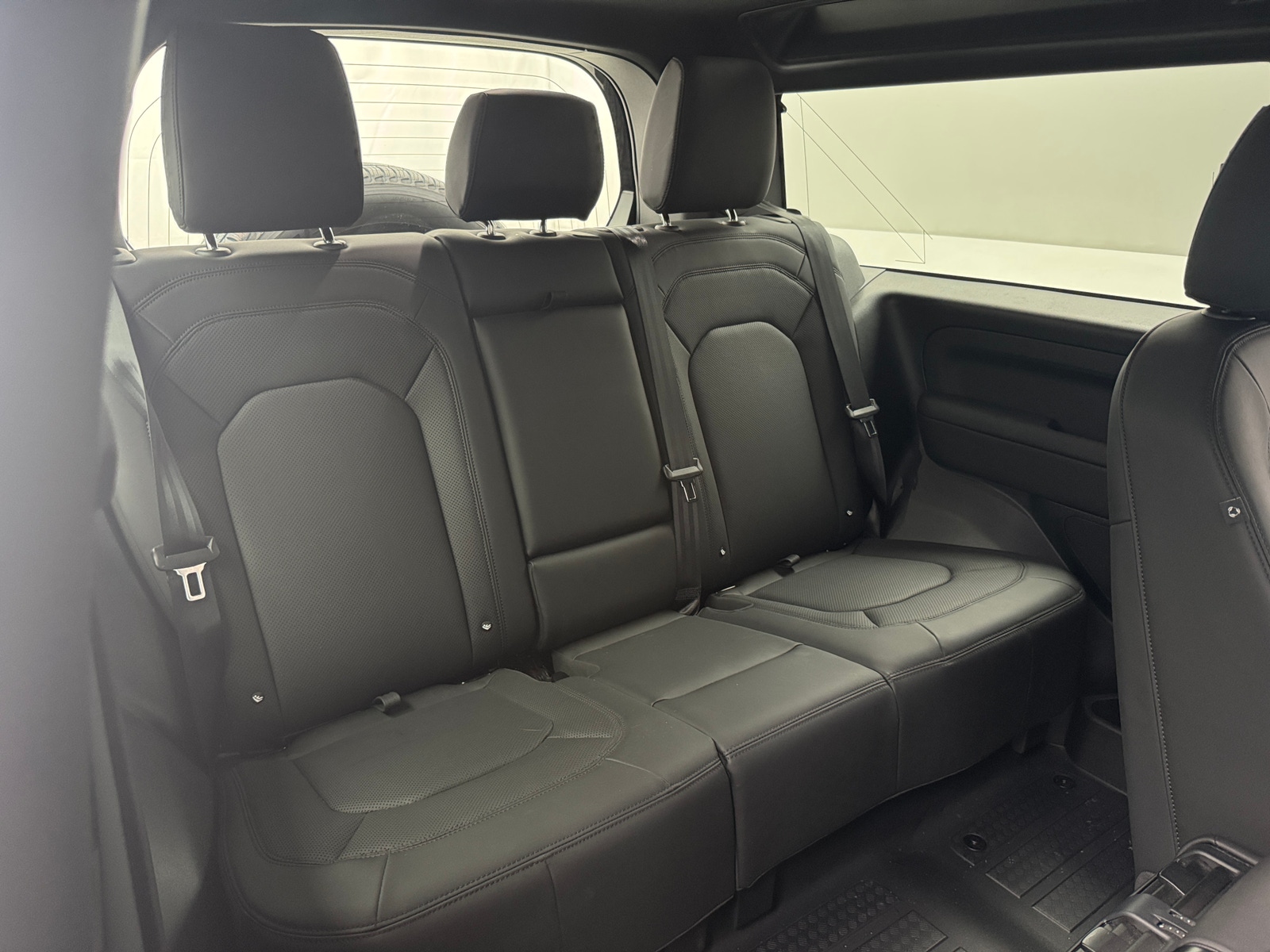Thumbnail: 2025 Land Rover Defender - 5