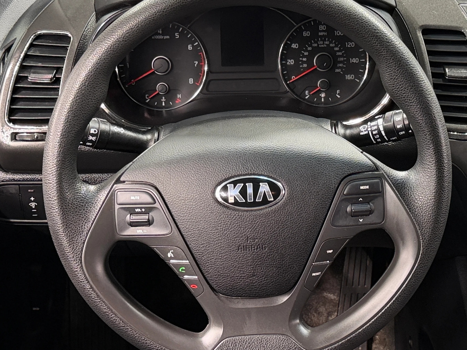 Thumbnail: 2017 Kia Forte - 5