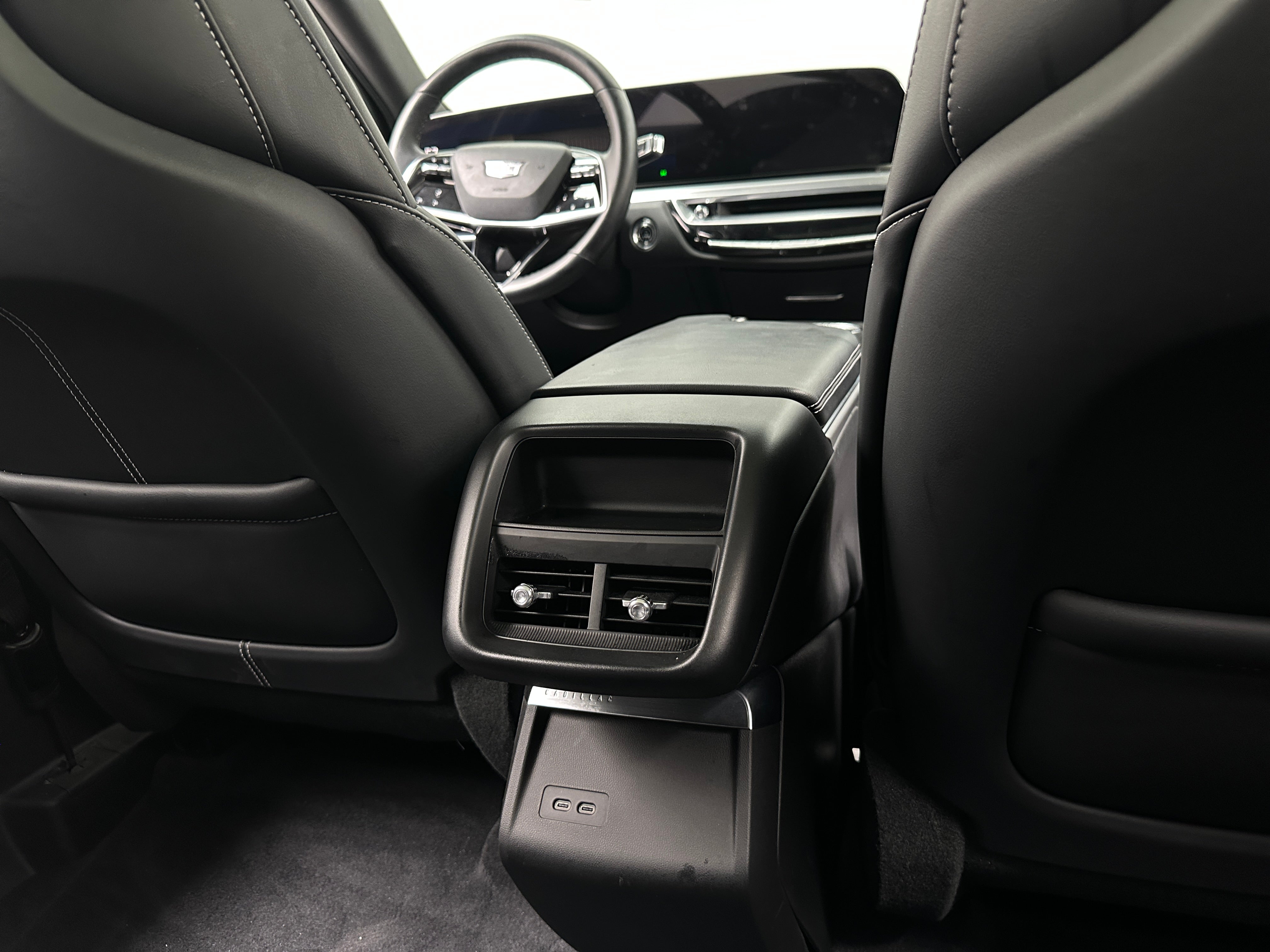 Used 2024 Cadillac LYRIQ Luxury 1 with VIN 1GYKPPRL2RZ119715 for sale in Oak Creek, WI