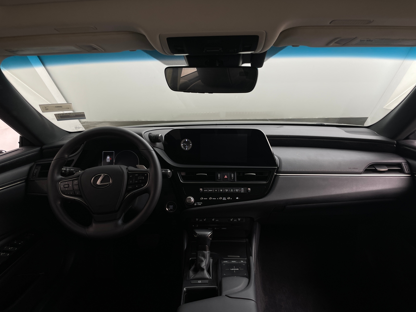 Thumbnail: 2022 Lexus ES - 2