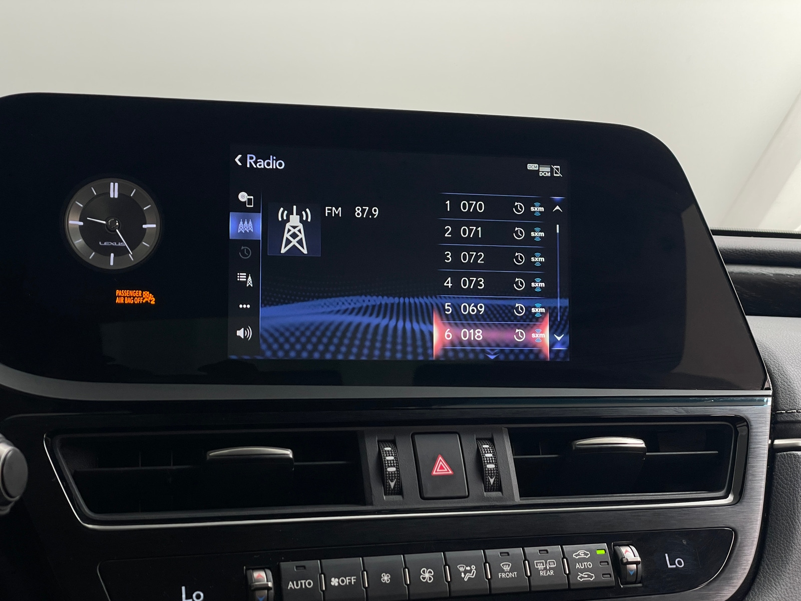 Thumbnail: 2022 Lexus ES - 3