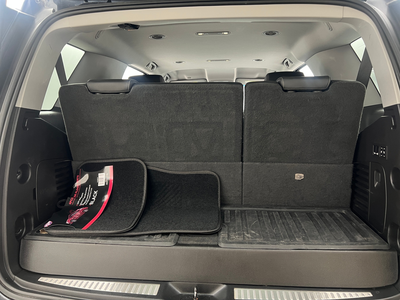 Thumbnail: 2019 Chevrolet Tahoe - 6