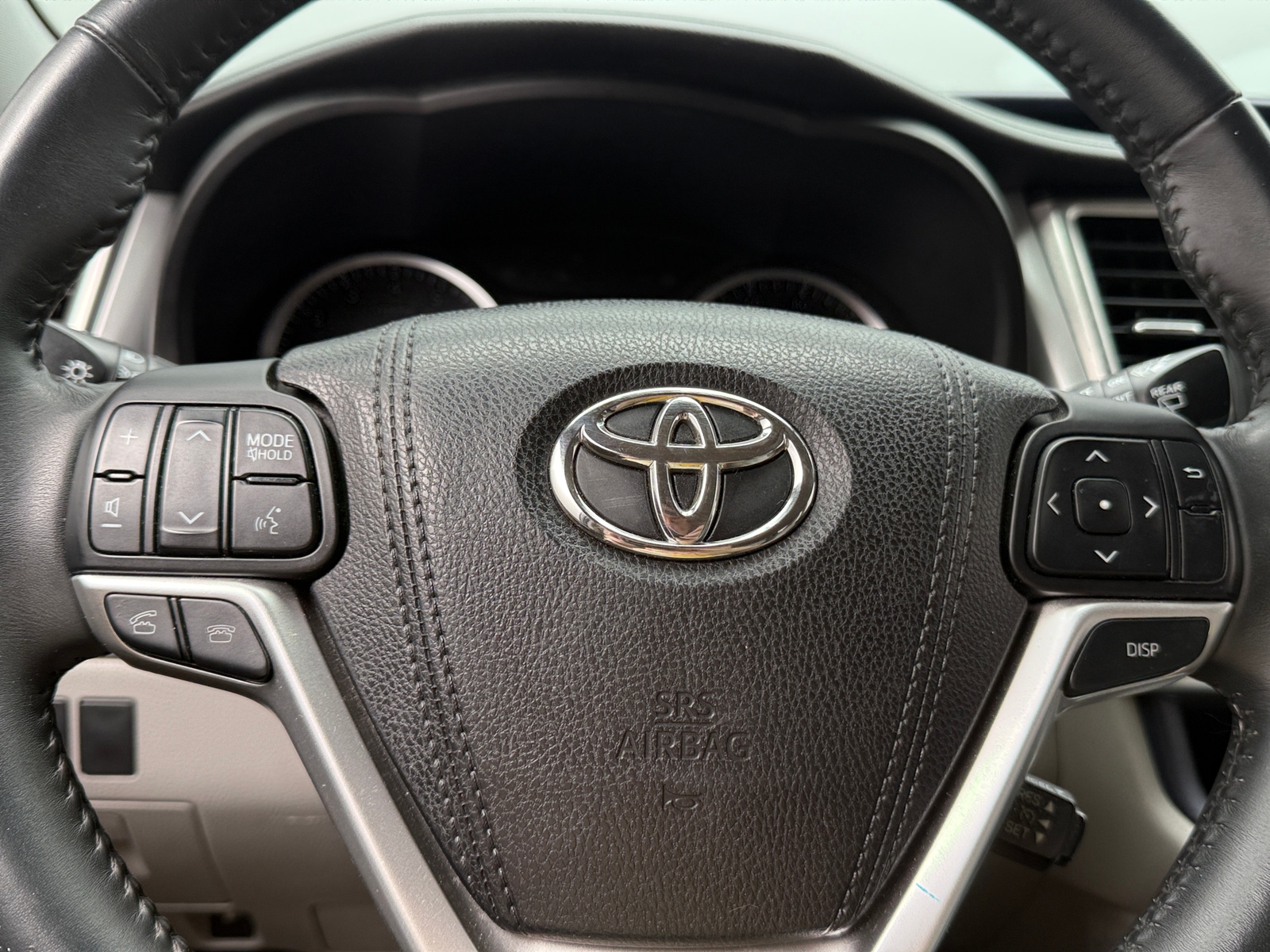 Thumbnail: 2016 Toyota Highlander - 5