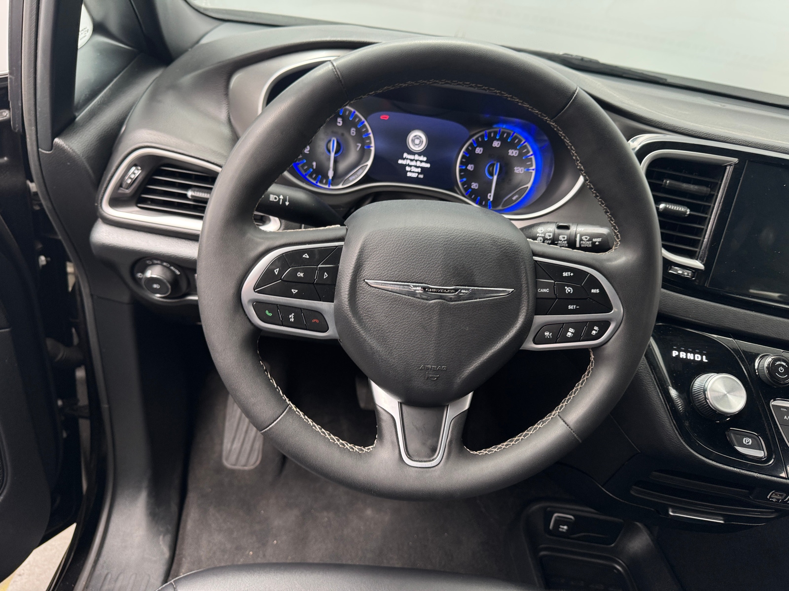 Thumbnail: 2025 Chrysler Pacifica - 4