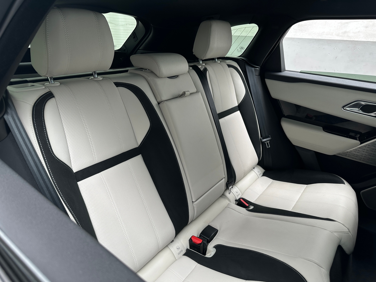 Thumbnail: 2020 Land Rover Range Rover Velar - 6