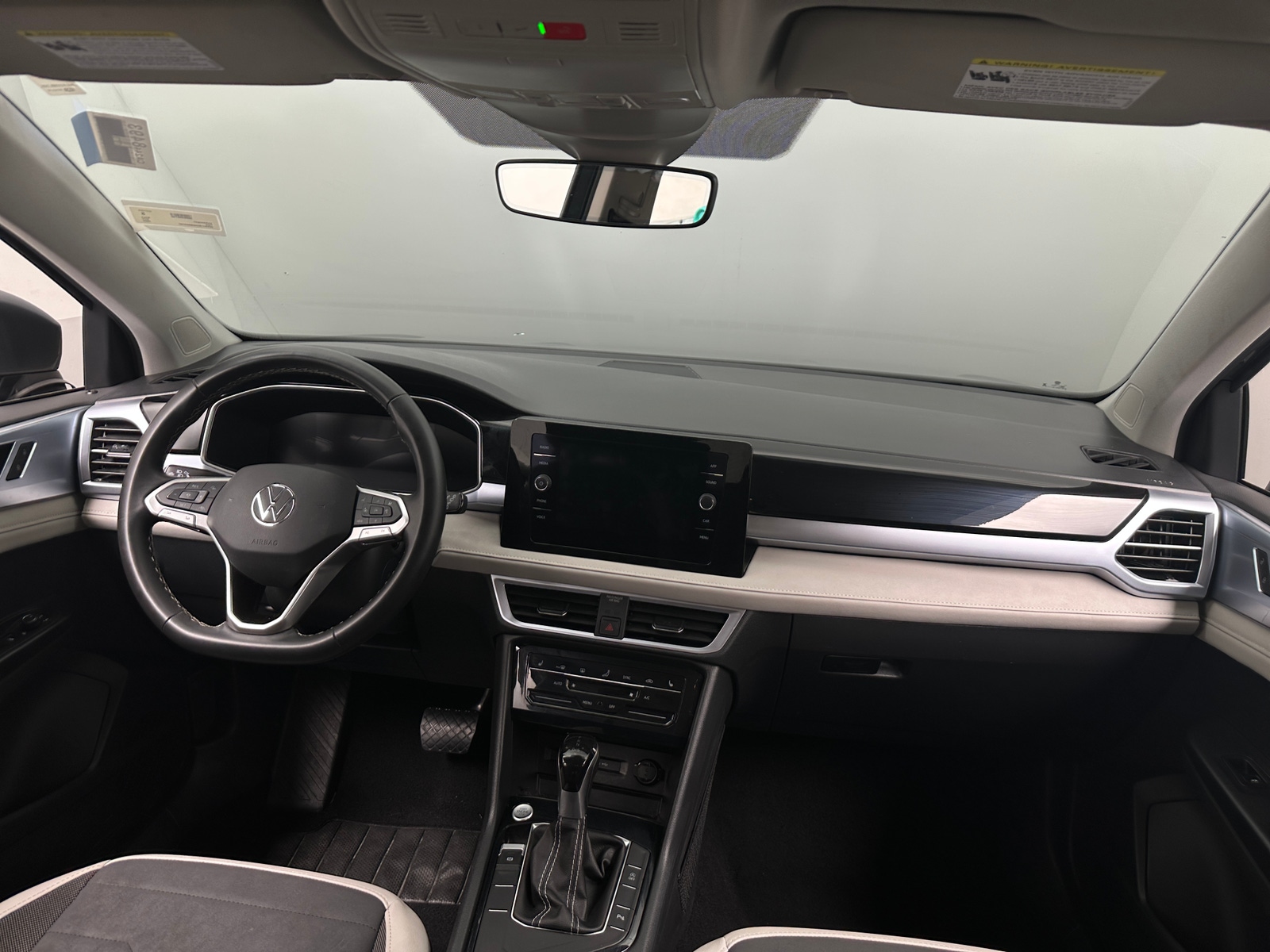 Thumbnail: 2025 Volkswagen Taos - 2