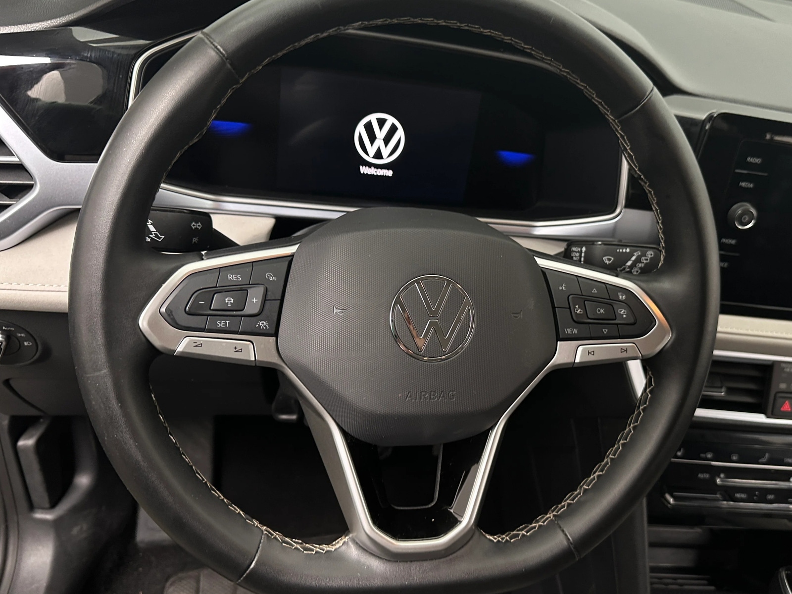 Thumbnail: 2025 Volkswagen Taos - 4
