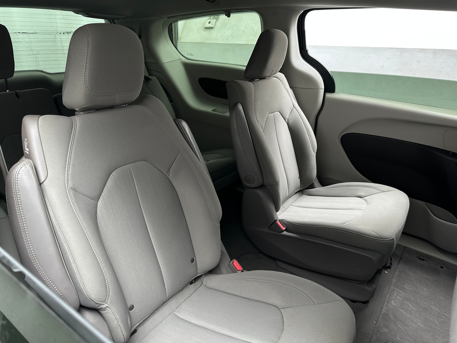 Thumbnail: 2020 Chrysler Voyager - 6