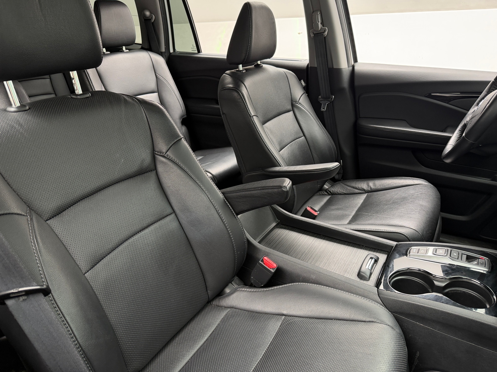 Thumbnail: 2017 Honda Pilot - 2