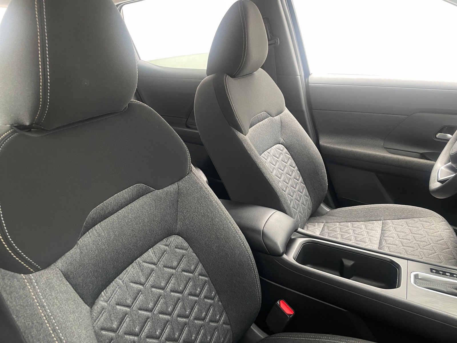 Thumbnail: 2025 Nissan Kicks - 2