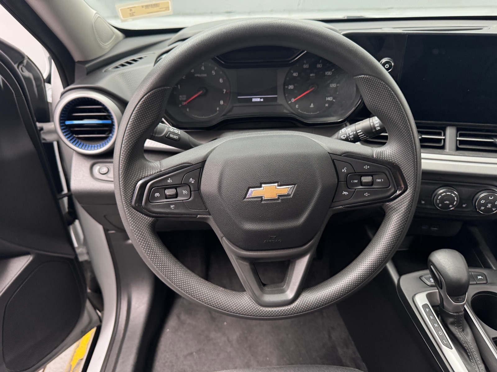 Thumbnail: 2025 Chevrolet Trax - 5