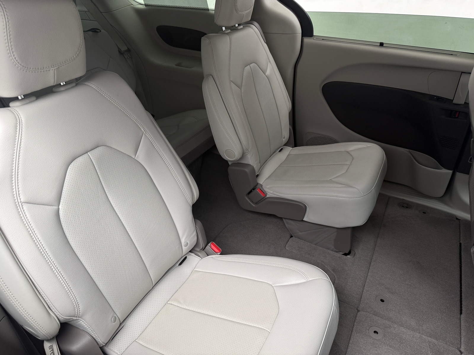 Thumbnail: 2021 Chrysler Pacifica - 5